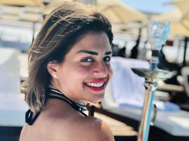 بابتسامة.. منة فضالى تبهر جمهورها في أحدث ظهور