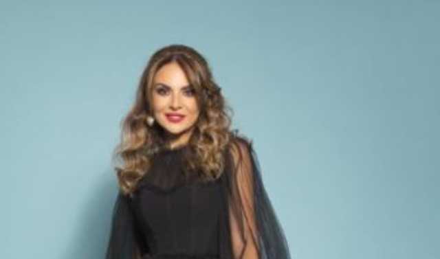 بفستان شفاف .. هيلدا خليفة تبرز أنوثتها