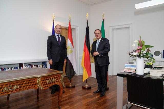 السفير المصرى فى برلين يستلم قطعا أثرية من ألمانيا