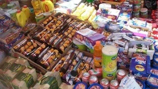 ضبط 56 قضية تموينية بينها 5280 عبوة مواد غذائية منتهية الصلاحية بسوهاج