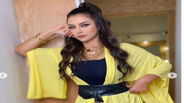 بالشعر الغجري.. رضوى الشربيني تستقبل عيد الحب بلوك جديد (صور)