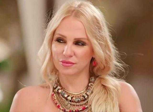 شيرين رضا تظهر في أحضان محمد مكاوي (صورة)