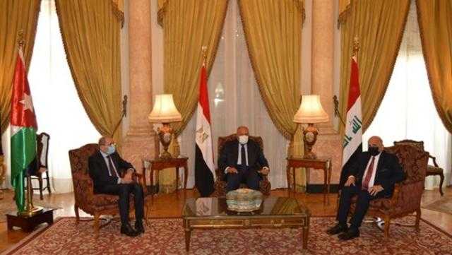 شكري يستقبل نظيريه العراقي والأردني قبيل جلسة مباحثات ثلاثية
