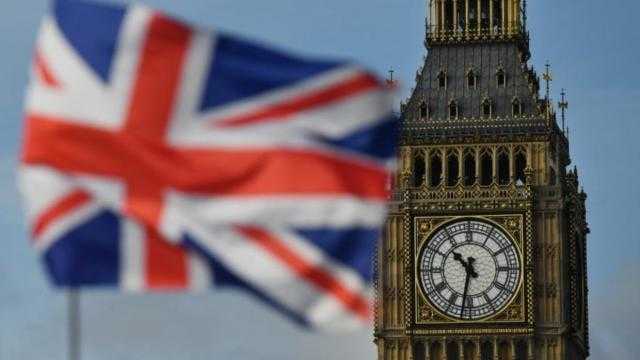 إصابات كورونا في بريطانيا تصل إلى أربعة ملايين