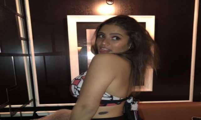 جنا عمرو دياب تبهر جمهورها فى أحدث جلسة تصوير