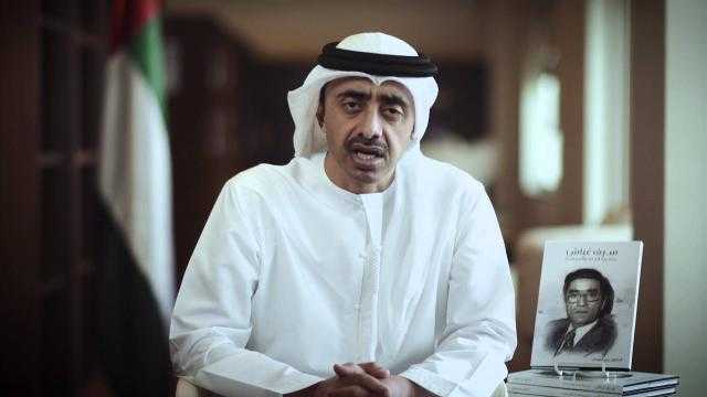 وزير الخارجية الإماراتي يتلقى لقاح كورونا الصيني
