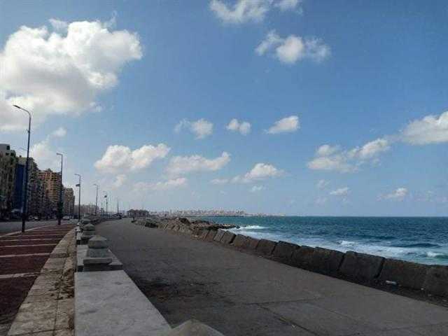 الشتاء يطرق أبواب الإسكندرية .. أمطار خفيفة ورياح وغيوم