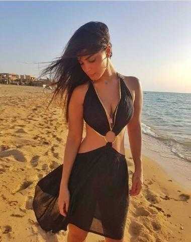رانيا منصور تتألق في جلسة تصوير جديدة
