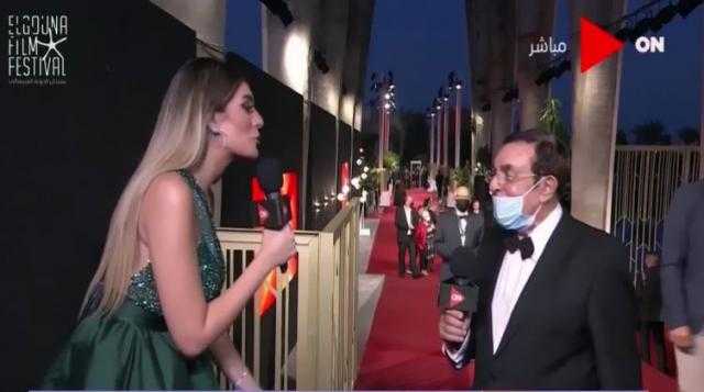 سمير صبري يلوم مذيعة ON E لعدم ارتدائها الكمامة في افتتاح الجونة