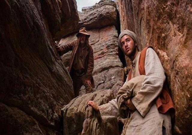 بقاعة كاملة العدد ودعم النجوم.. إقبال كبير على فيلم «حارس الذهب»
