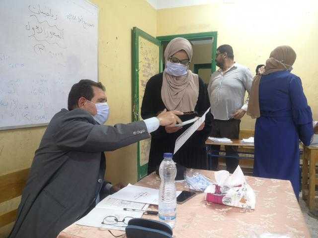 حضور كثيف من سيدات البدرشين للمشاركة فى انتخابات النواب 2020