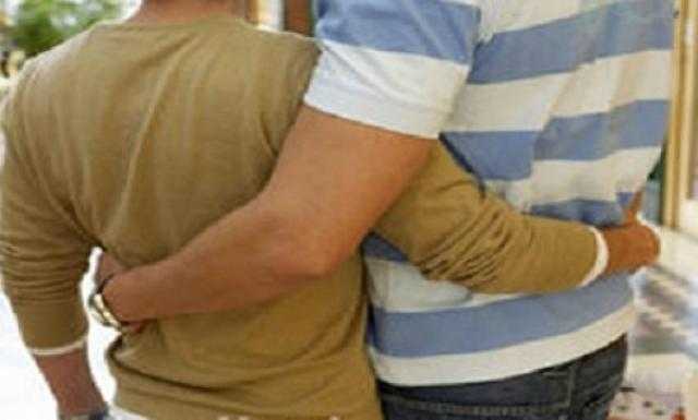 ضبط عاملا يعرض نفسه على راغبى الشذوذ بالإسكندرية