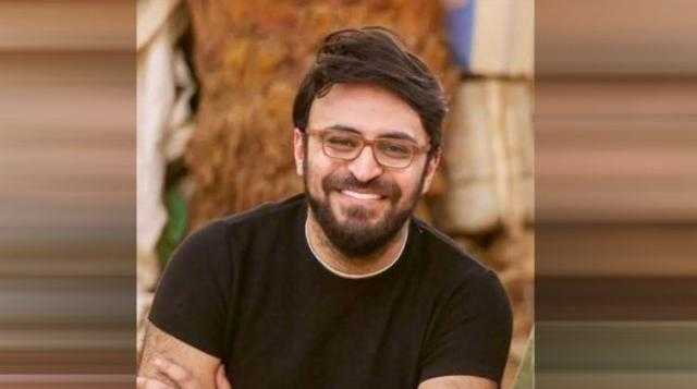 أحمد يونس يطالب الجمهور بالدعاء لوالدته