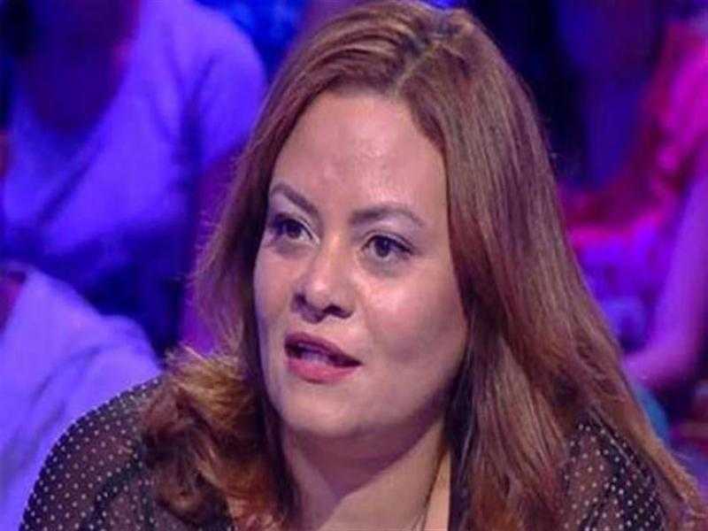 إهداء جائزة فاتن حمامة للمخرجة كاملة أبو ذكري في مهرجان القاهرة السينمائي