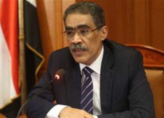 نقيب الصحفيين يجتمع مع محررى وزارة الآثار لبحث أزمتهم مع الوزير