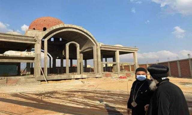 الأنبا مقار يتابع الإنشاءات بكنائس مدينة العاشر