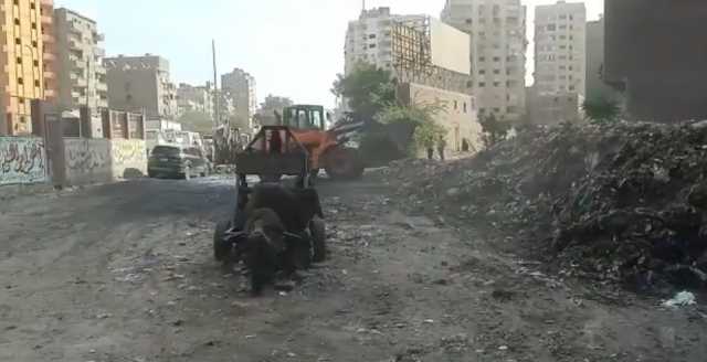 محافظ الجيزة يستجيب لبرنامج ”خط أحمر” ويأمر بإزالة القمامة ومياه الصرف الصحي بالعمرانية