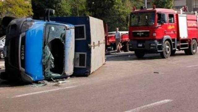 استشهاد مجند وإصابة 19 إثر انقلاب سيارة أمن مركزى
