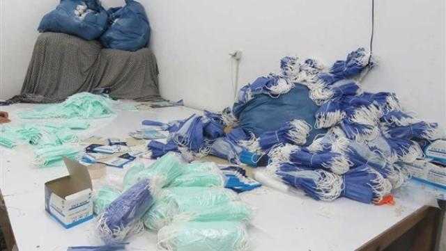 ضبط 62 ألف كمامة و225 لتر كحول مغشوشين في الإسكندرية
