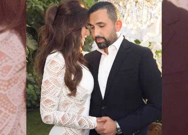 درة لـ زوجها: ”شكرا إنك مستحملنى”