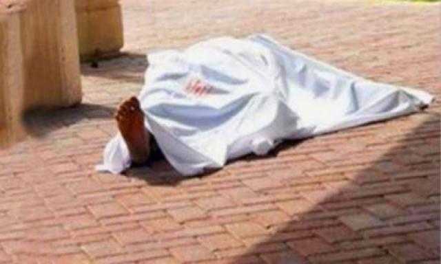 أب ينهي حياه ابنه أسفل عجلات سيارته بسوهاج