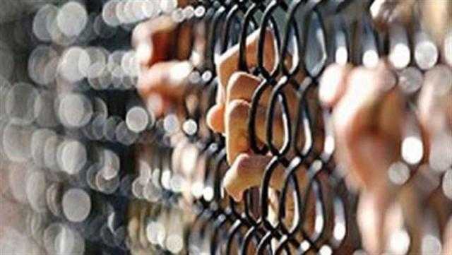 ضبط متهم حاول سرقة سيدة تحت تهديد السلاح بأسوان