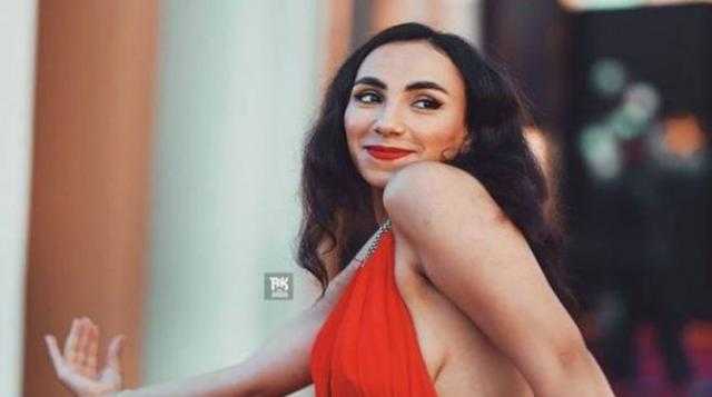جرأة زينب غريب تثير غضب شرطة الموضة في ختام مهرجان القاهرة السينمائي