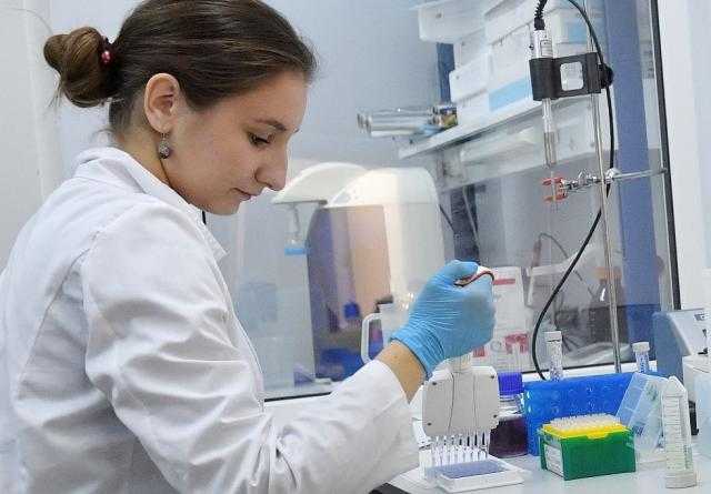 روسيا تبحث إمكانية توريد لقاح كورونا لفلسطين