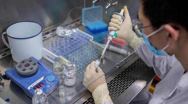 غضب في بولندا لتقارير بعد حصول مشاهير على لقاح كورونا قبل المواطنين