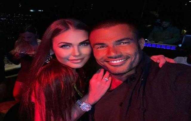 حقيقة ارتباط عمرو دياب بعارضة أزياء من لاتفيا
