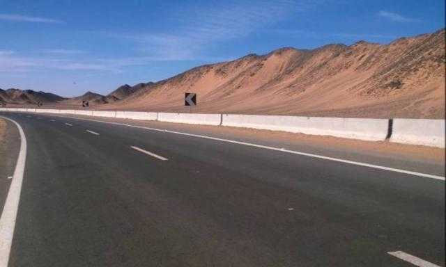 إعادة فتح طريق أسيوط الغربي بعد زوال الشبورة