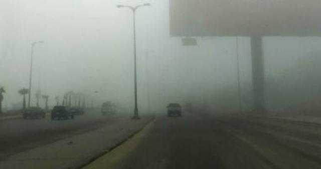 المرور تغلق طريق العلمين الصحراوى لوجود شبورة كثيفة
