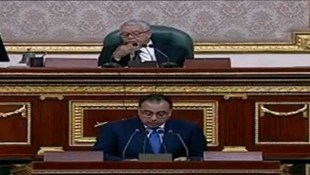 رئيس الوزراء: توصيل الصرف الصحي لجميع المدن و60% من القرى حتى الآن