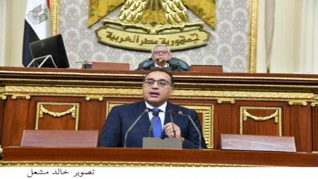رئيس الحكومة أمام البرلمان: نعمل على تحسين مستوى معيشة المواطنين