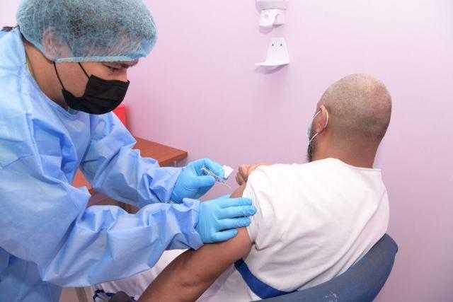 دبي تحصن نزلاء السجون بـ”لقاح كورونا”