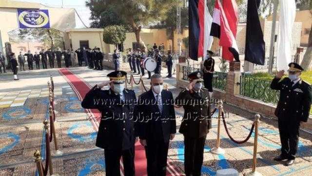 بمناسبة عيد الشرطة الـ69.. وضع أكاليل الزهور على النصب التذكاري للشهداء