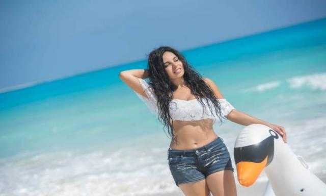 نسرين أمين تخطف أنظار متابعيها بإطلالة جديدة