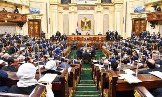 تصفيق حار عقب انتهاء وزير النقل من كلمته في البرلمان