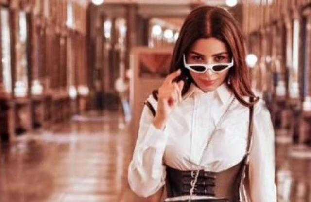 مهيرة عبد العزيز تخطف الأنظار بالأستايل الكوري