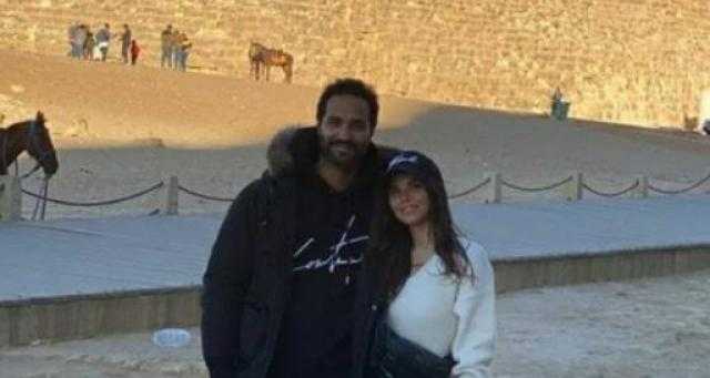 زوجة كريم فهمي تروج للسياحة بملابس رياضية