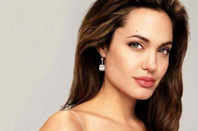 أنجلينا جولي: أتطلع إلى بلوغي الخمسين
