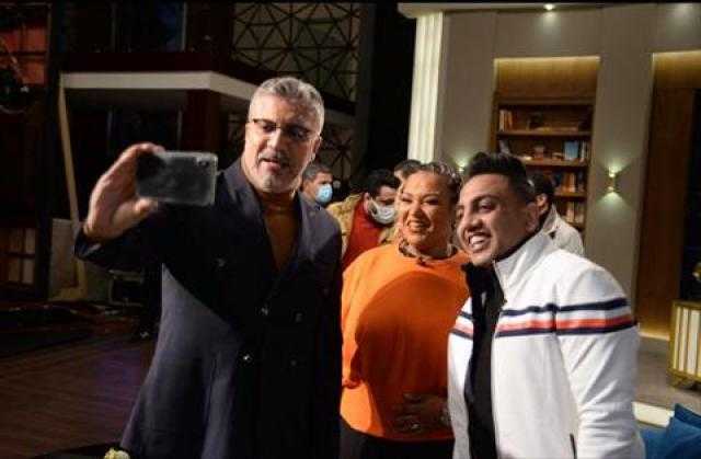 ويزو وأوس أوس يكشفان كواليس مسرح مصر لأول مرة في واحد من الناس