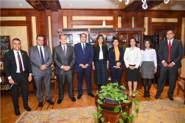 وزيرة الهجرة تبحث مع تنسيقية شباب الأحزاب التعاون حول الدارسين بالخارج