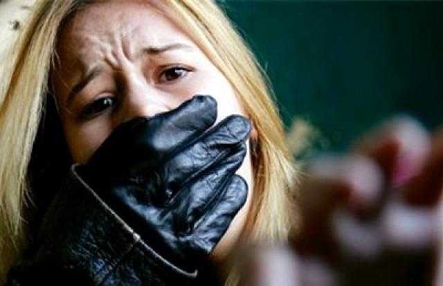 طالبتان تتفقان مع شخص على ادعاء اختطافهما ومساومة الأهل على فدية