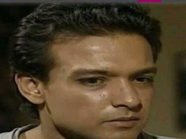 وفاة الفنان عمرو هاشم
