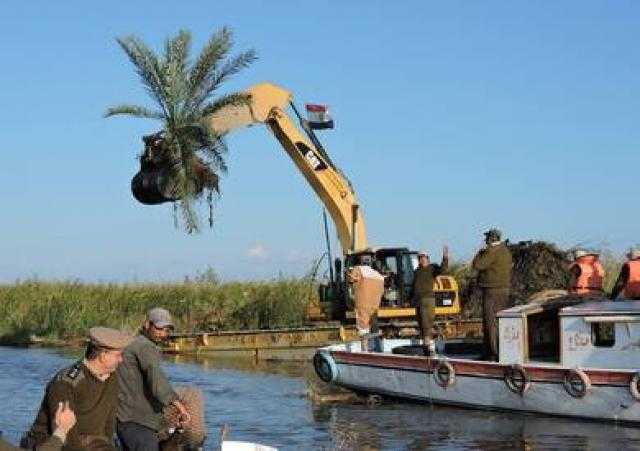 شرطة البيئة والمسطحات تضبط 172 طن مواد غذائية مجهولة المصدر
