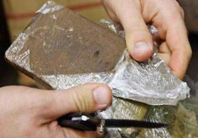 المؤبد لمتهم بحيازة طربتي حشيش و16 لفافة مخدرات في الإسكندرية