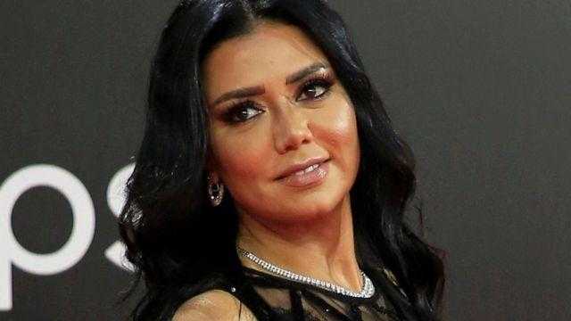 رانيا يوسف تغيب عن أولى جلسات محاكمتها بسبب الفعل الفاضح وازدراء الأديان