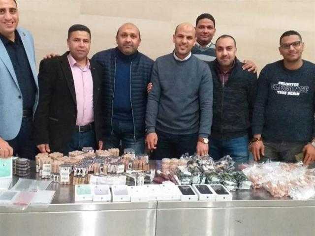 جمارك مطار أسيوط تحبط محاولة تهريب هواتف محمولة بقيمة 300 ألف جنيه
