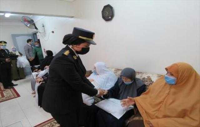احتفالا باليوم العالمي للمرأة.. الداخلية تنظم زيارات لدور رعاية المسنات